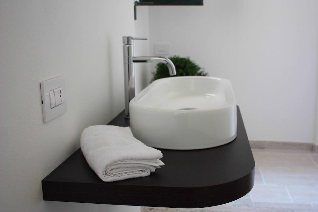 Corte Baracca B&B Suite Matino Bilik gambar